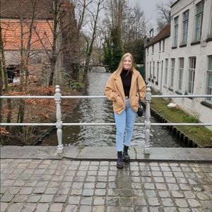 Meet your Posher, Maggie